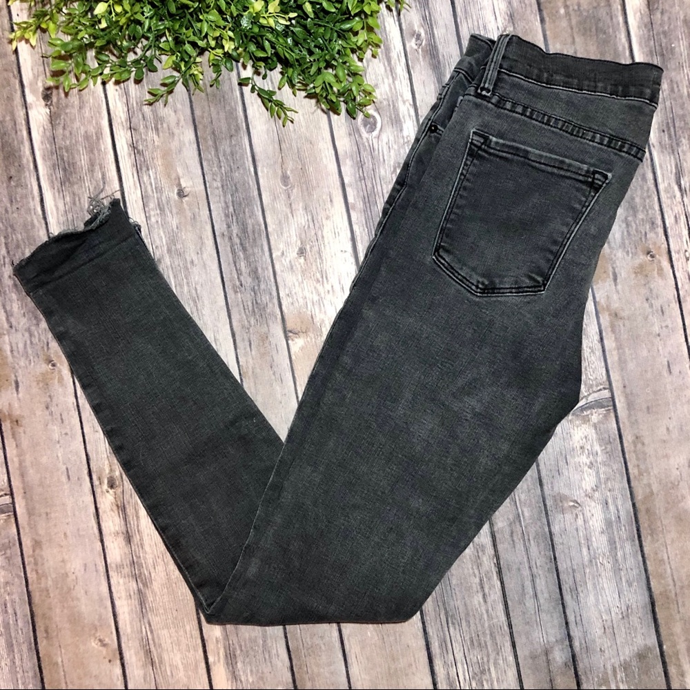 FRAME Denim Le Skinny De Jeanne Grey Jeans Raw Hem